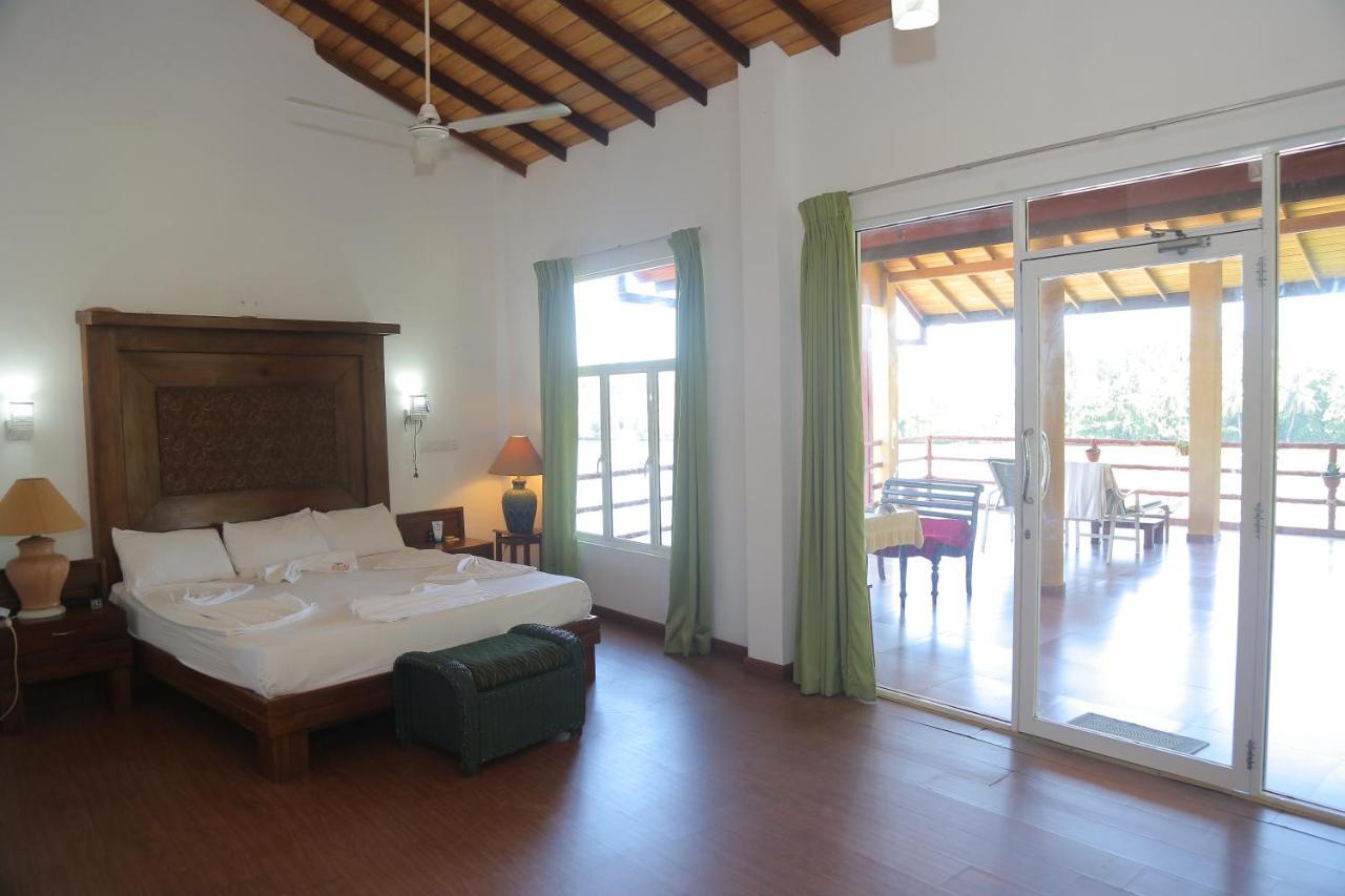 Laluna Ayurveda Resort Bentota Bagian luar foto