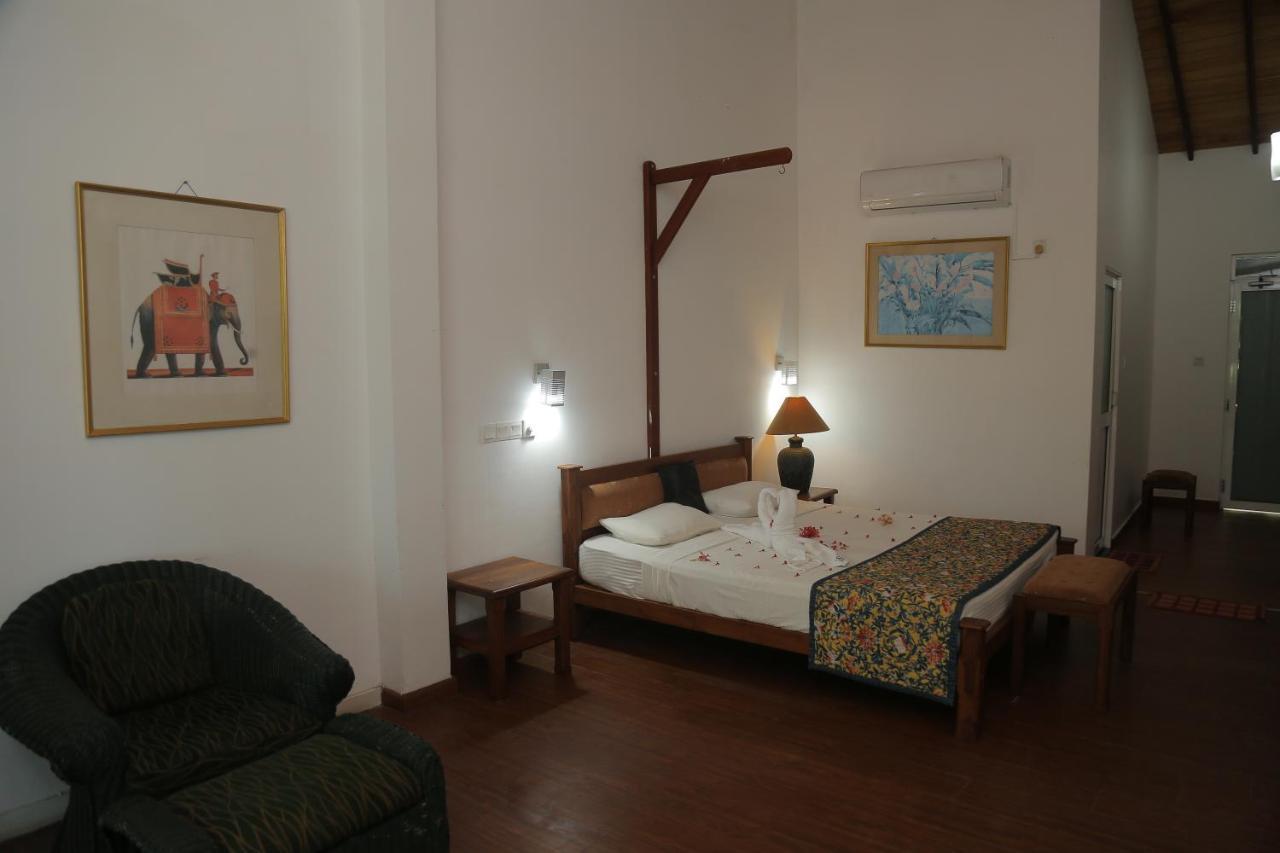 Laluna Ayurveda Resort Bentota Bagian luar foto
