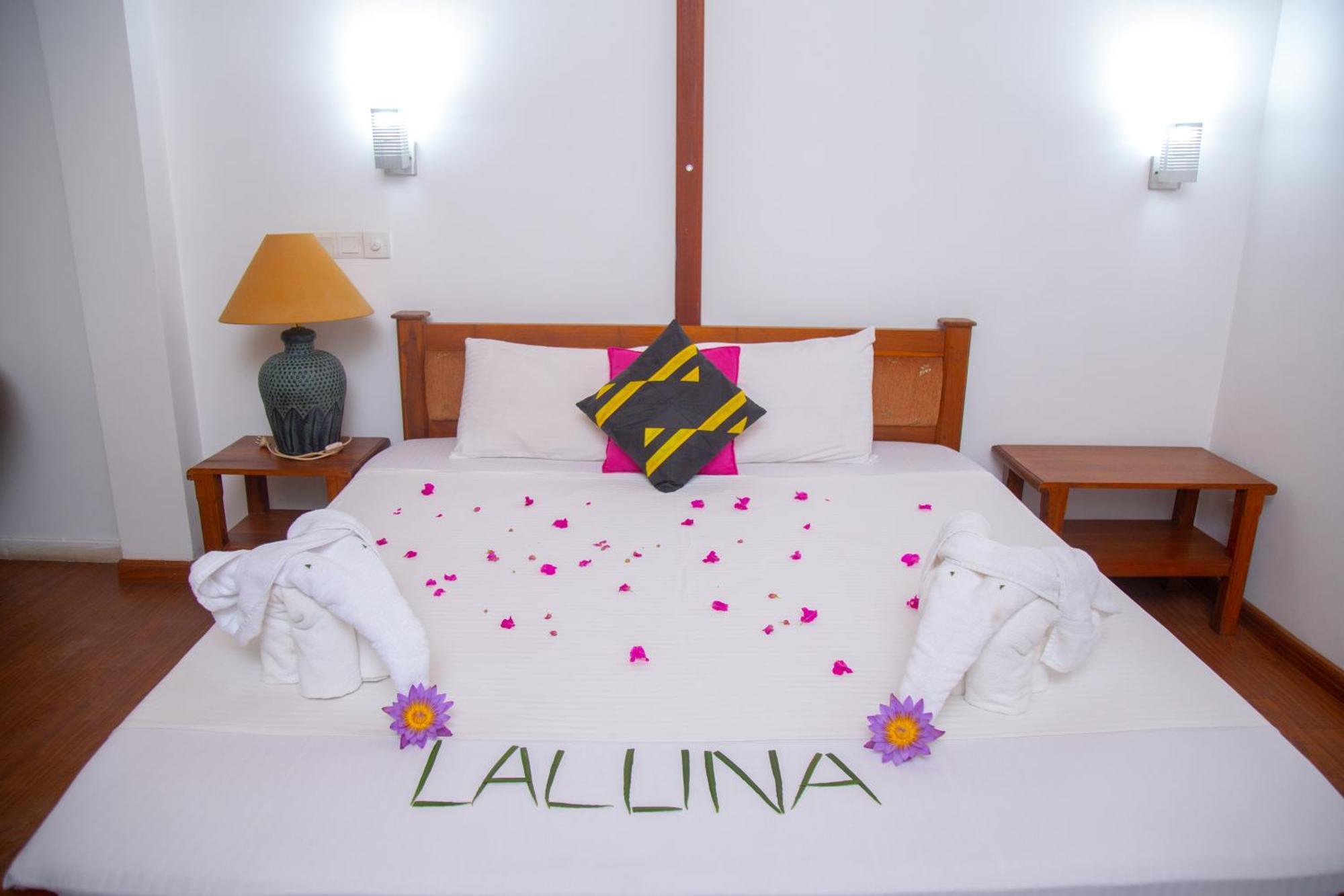 Laluna Ayurveda Resort Bentota Bagian luar foto
