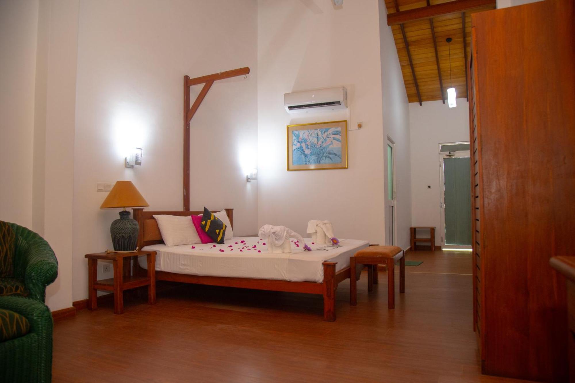 Laluna Ayurveda Resort Bentota Bagian luar foto