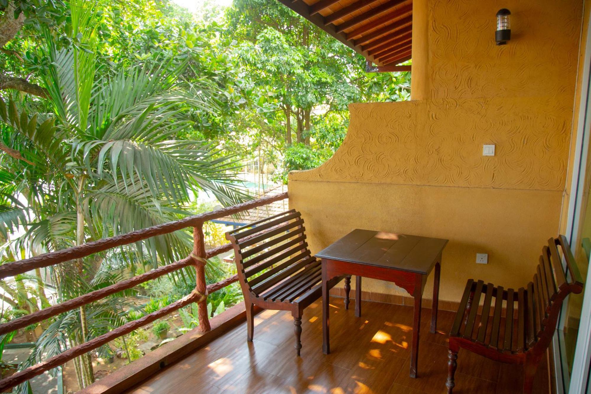 Laluna Ayurveda Resort Bentota Bagian luar foto