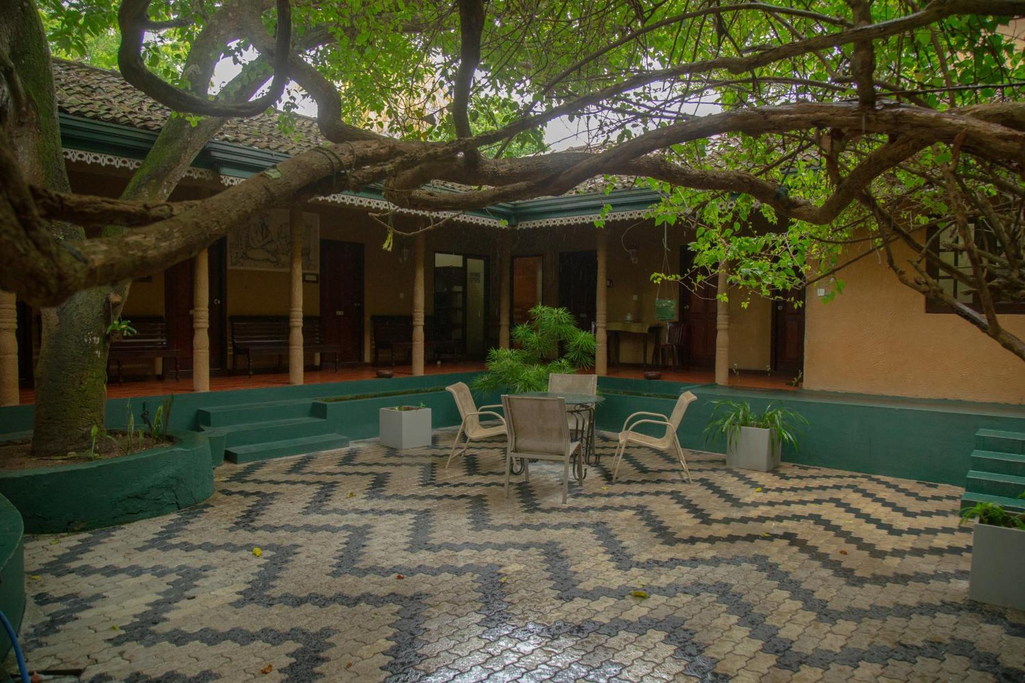 Laluna Ayurveda Resort Bentota Bagian luar foto